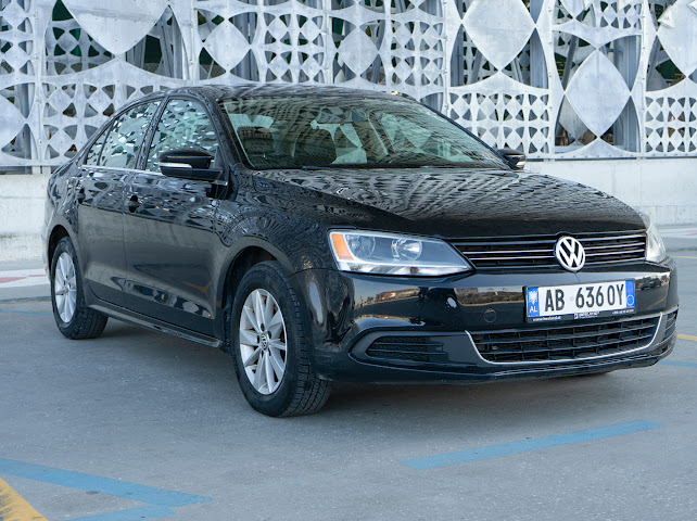 Volkswagen Jetta SIMILAR